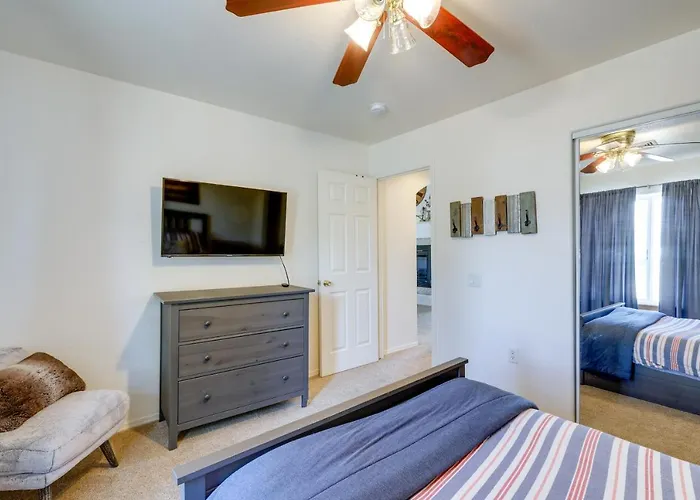 Flagstaff W/ Hot Tub & Mountain Views Holiday home Elden Pueblo