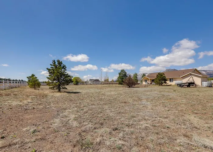 Flagstaff W/ Hot Tub & Mountain Views Holiday home Elden Pueblo