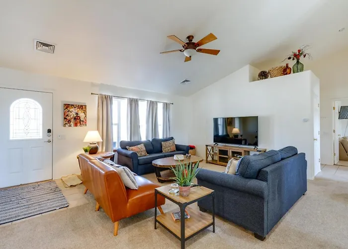 Holiday home Flagstaff W/ Hot Tub & Mountain Views *