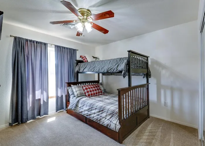 Flagstaff W/ Hot Tub & Mountain Views Holiday home Elden Pueblo