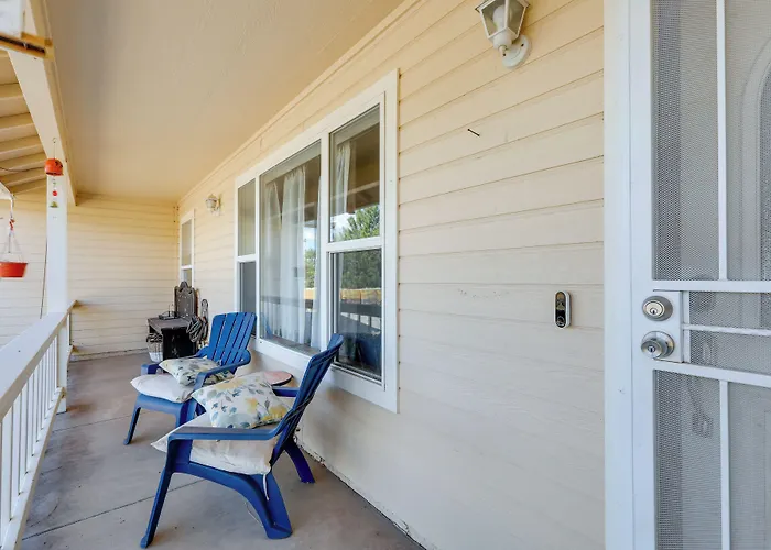 Flagstaff W/ Hot Tub & Mountain Views Holiday home *