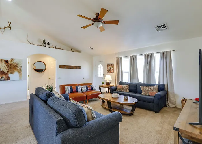 Flagstaff W/ Hot Tub & Mountain Views Holiday home Elden Pueblo